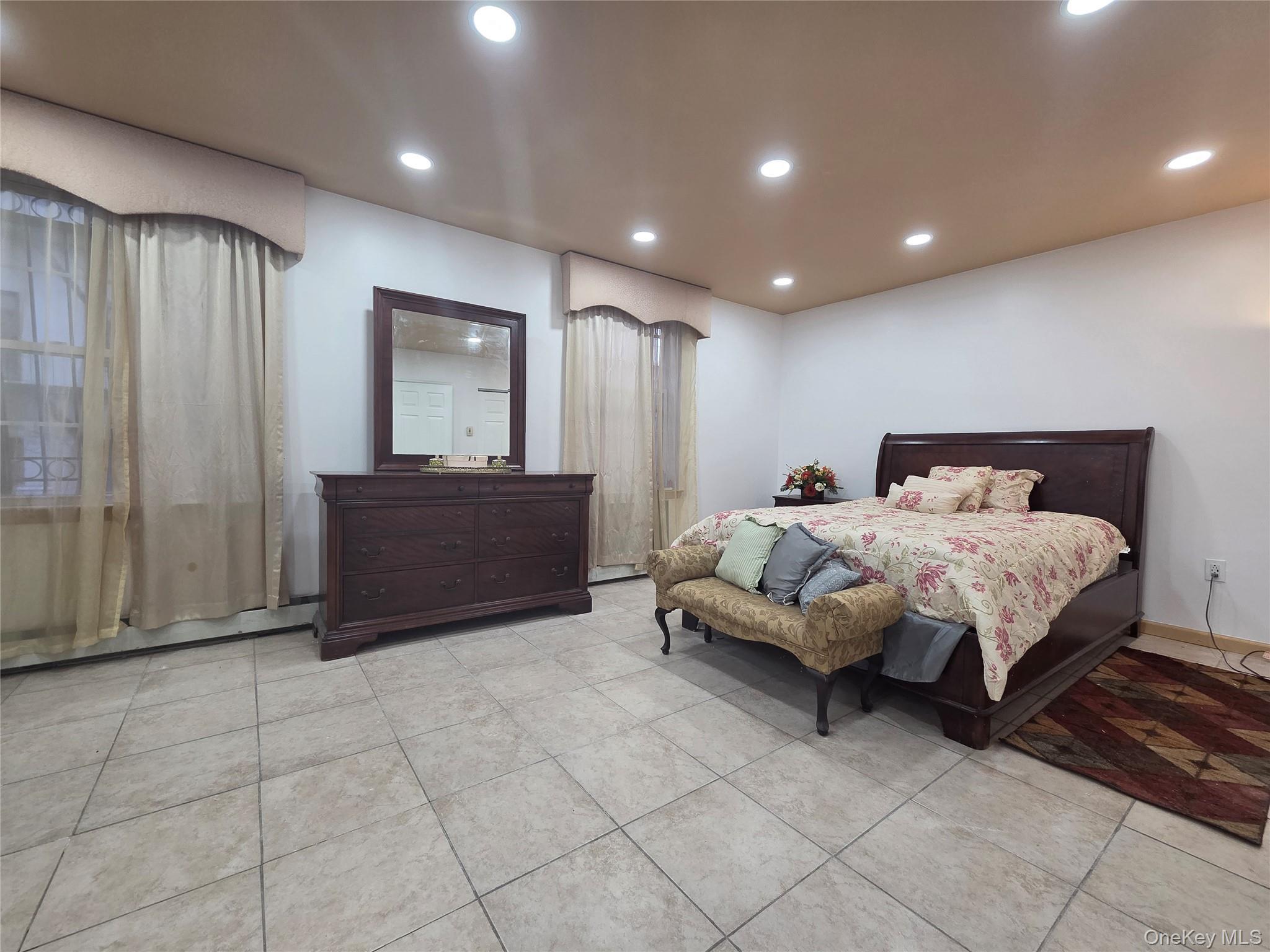 Single Family Vyse Bronx, NY 10459, MLS-976776-5