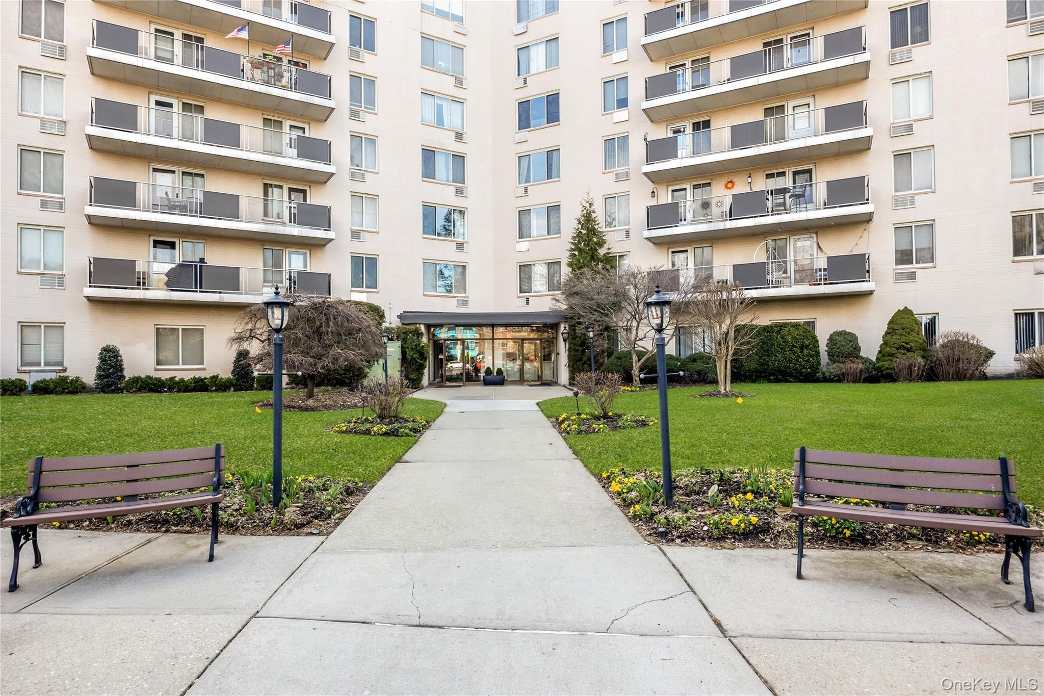 Condo Post  Nassau County, NY 11590, MLS-976822-2