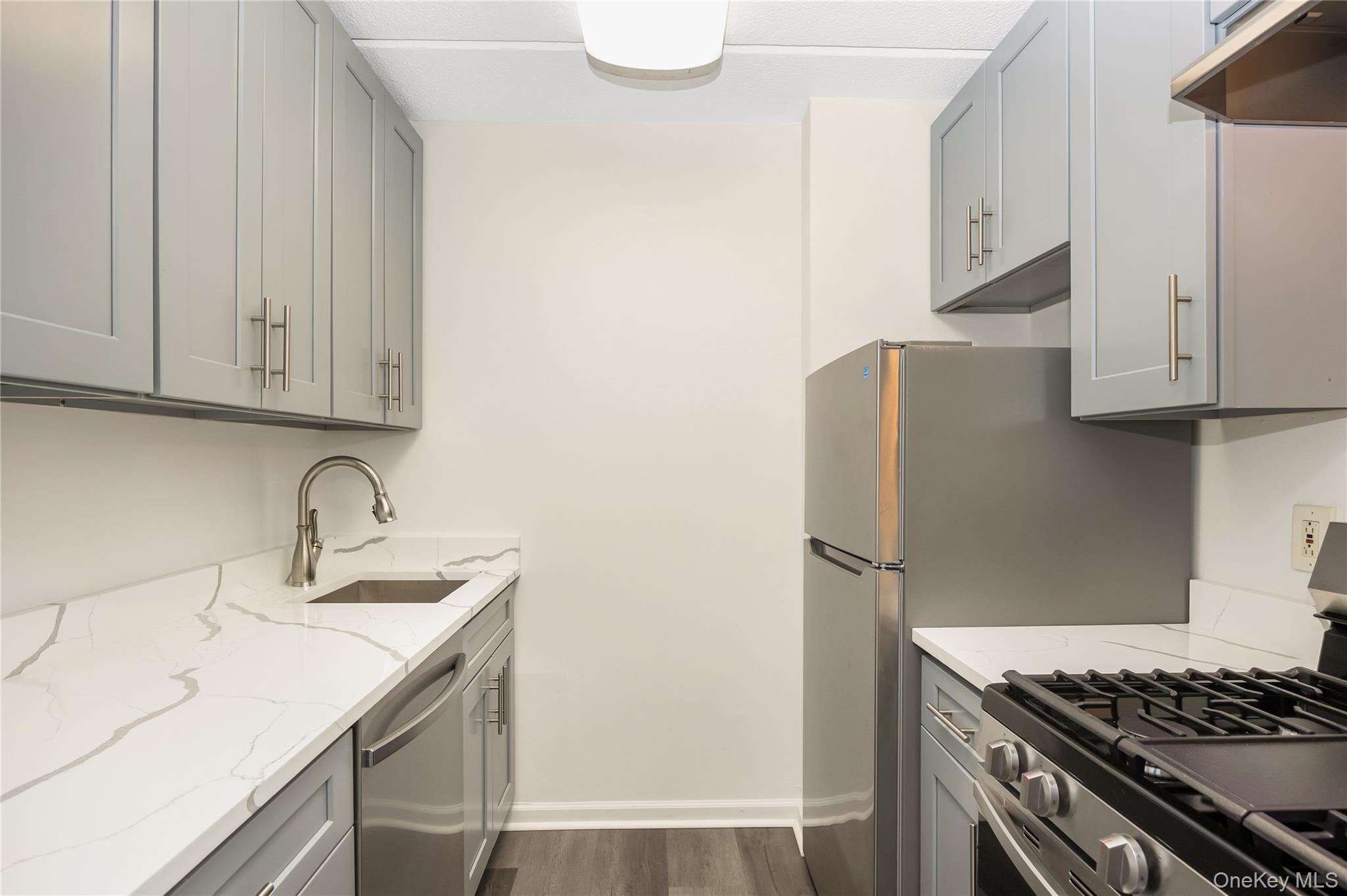 Condo Post  Nassau County, NY 11590, MLS-976822-7