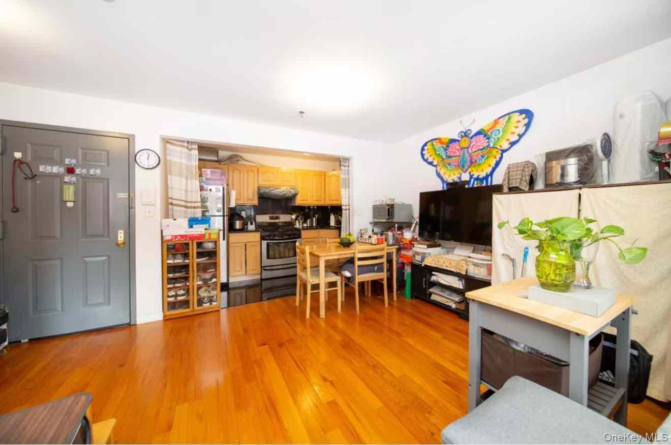 Condo 107th  Queens, NY 11368, MLS-976828-3
