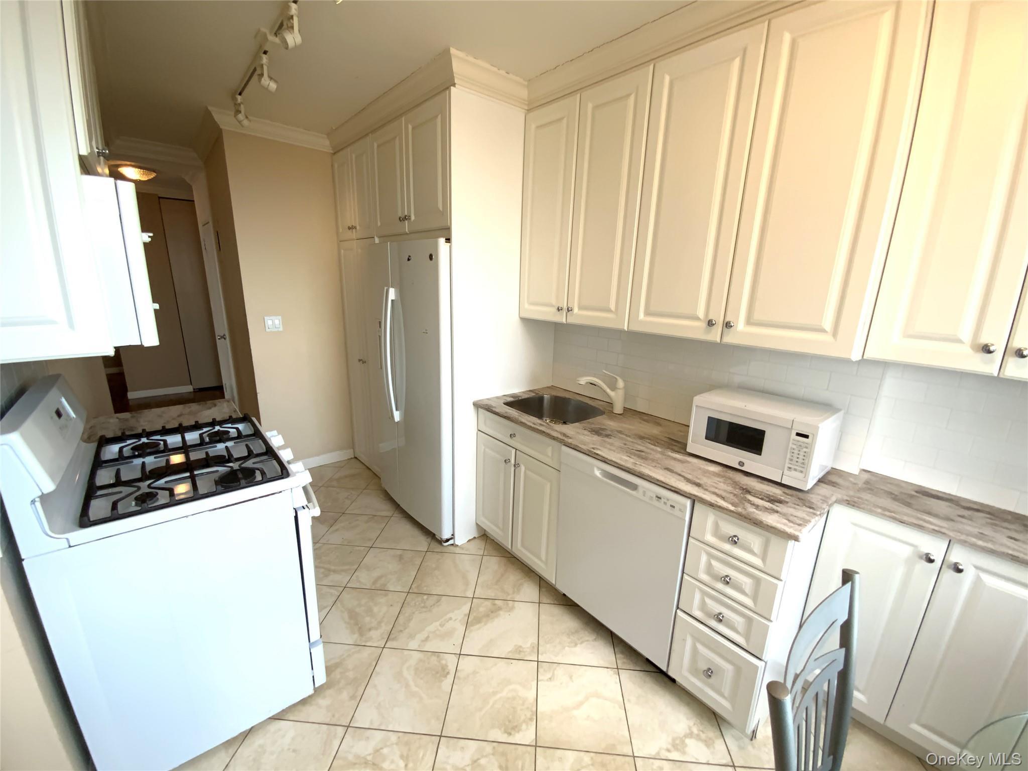 Coop Grand Central  Queens, NY 11005, MLS-976833-10