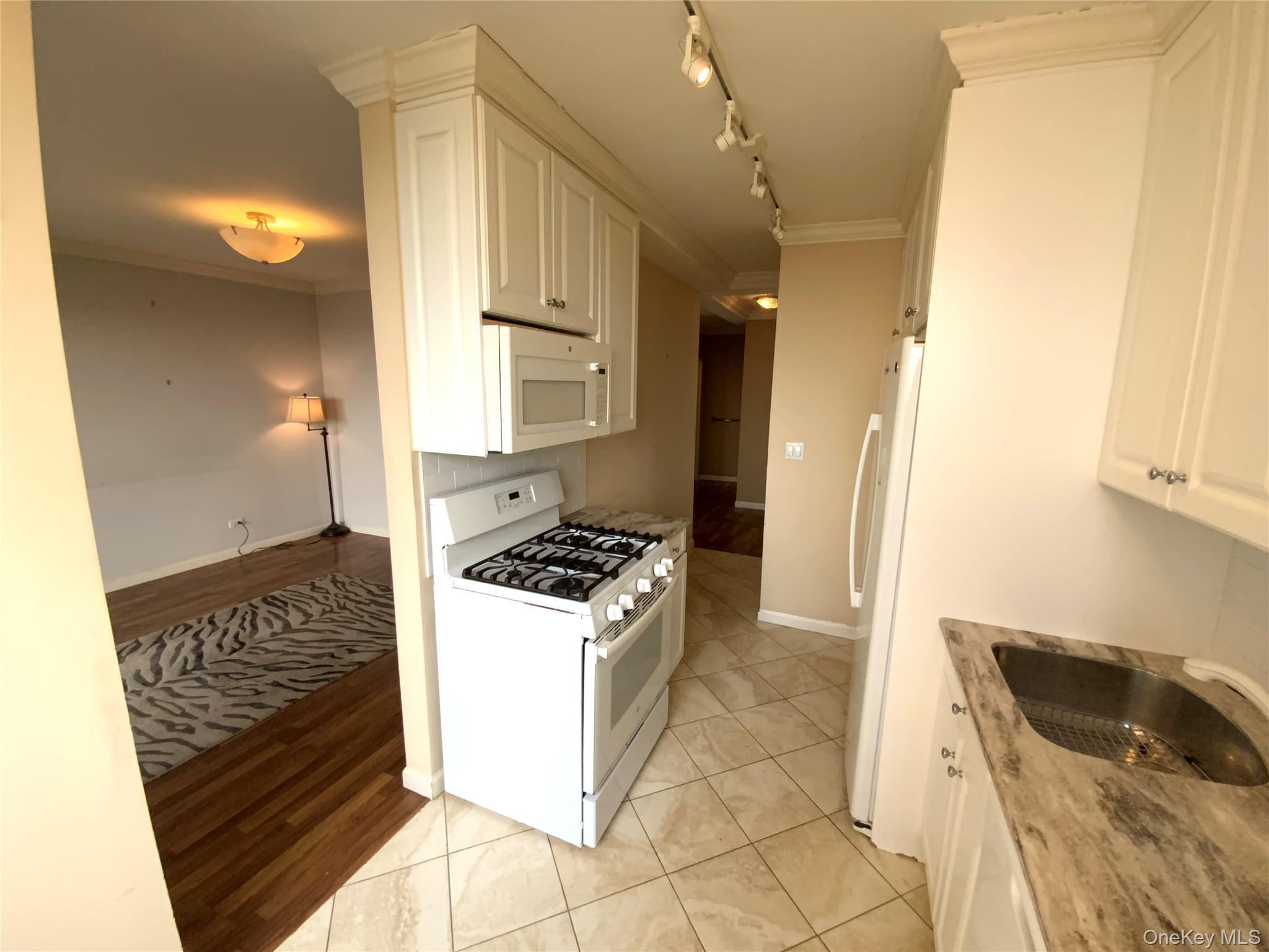 Coop Grand Central  Queens, NY 11005, MLS-976833-13