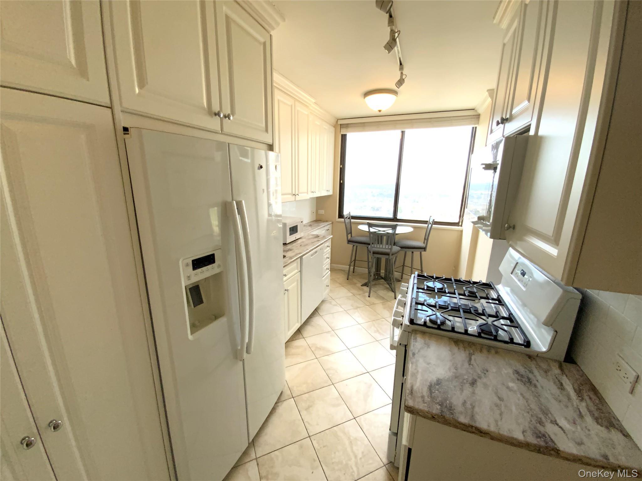 Coop Grand Central  Queens, NY 11005, MLS-976833-8