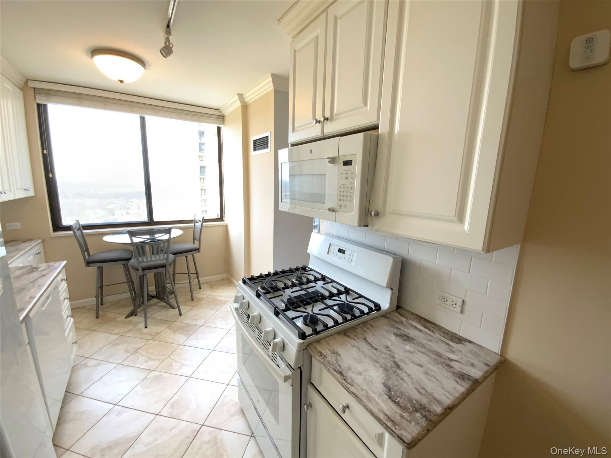 Coop Grand Central  Queens, NY 11005, MLS-976833-9