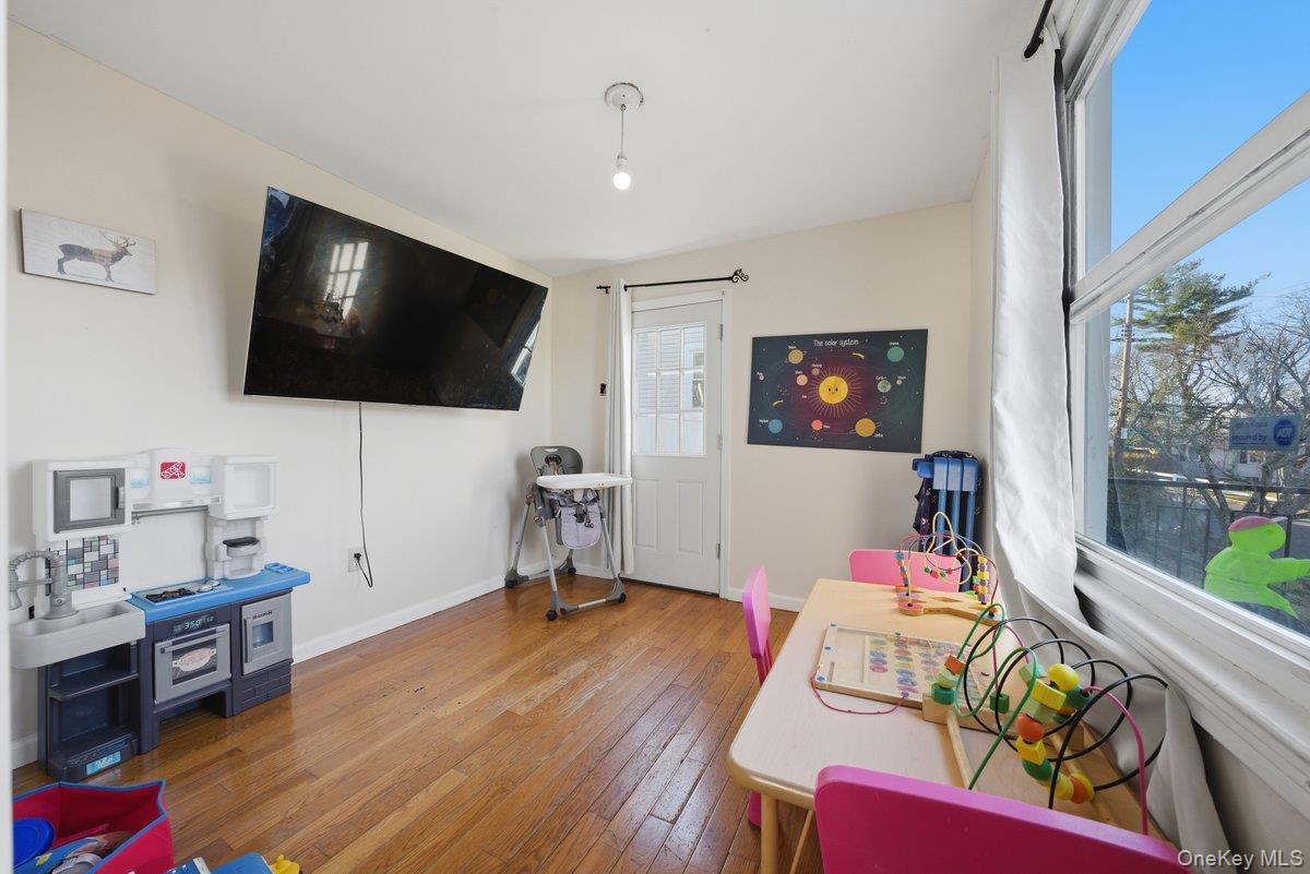 Single Family Young  Westchester County, NY 10710, MLS-976855-15