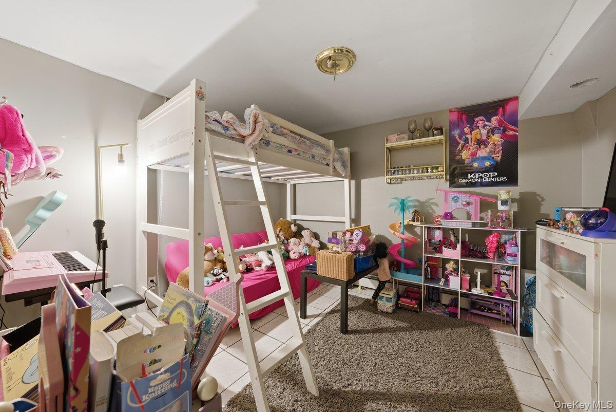 Single Family Young  Westchester County, NY 10710, MLS-976855-26