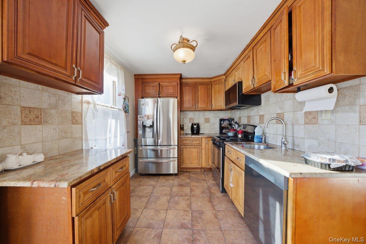 Single Family Young  Westchester County, NY 10710, MLS-976855-7