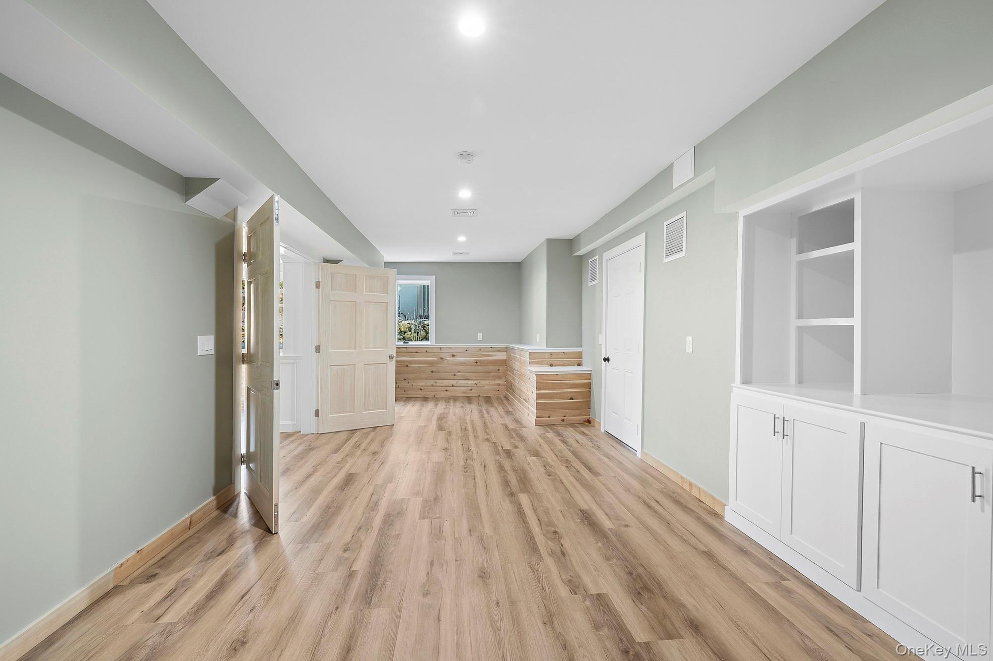 Single Family Main Road Suffolk County, NY 11901, MLS-976873-23