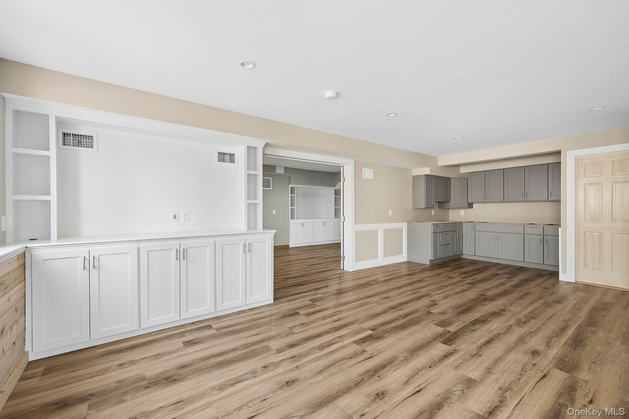 Single Family Main Road Suffolk County, NY 11901, MLS-976873-24