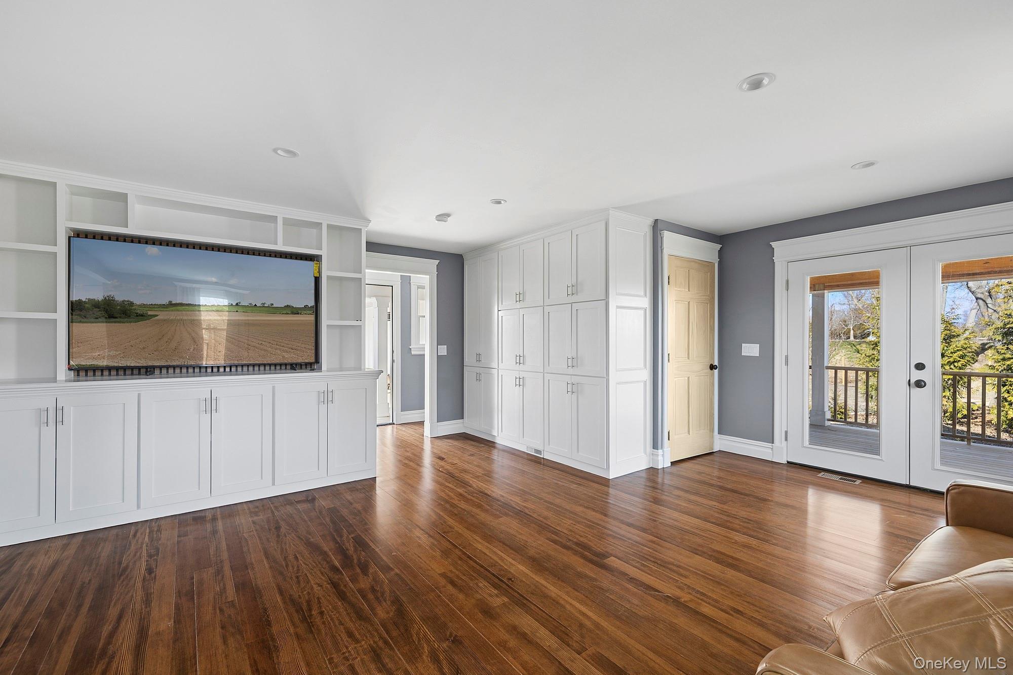 Single Family Main Road Suffolk County, NY 11901, MLS-976873-6