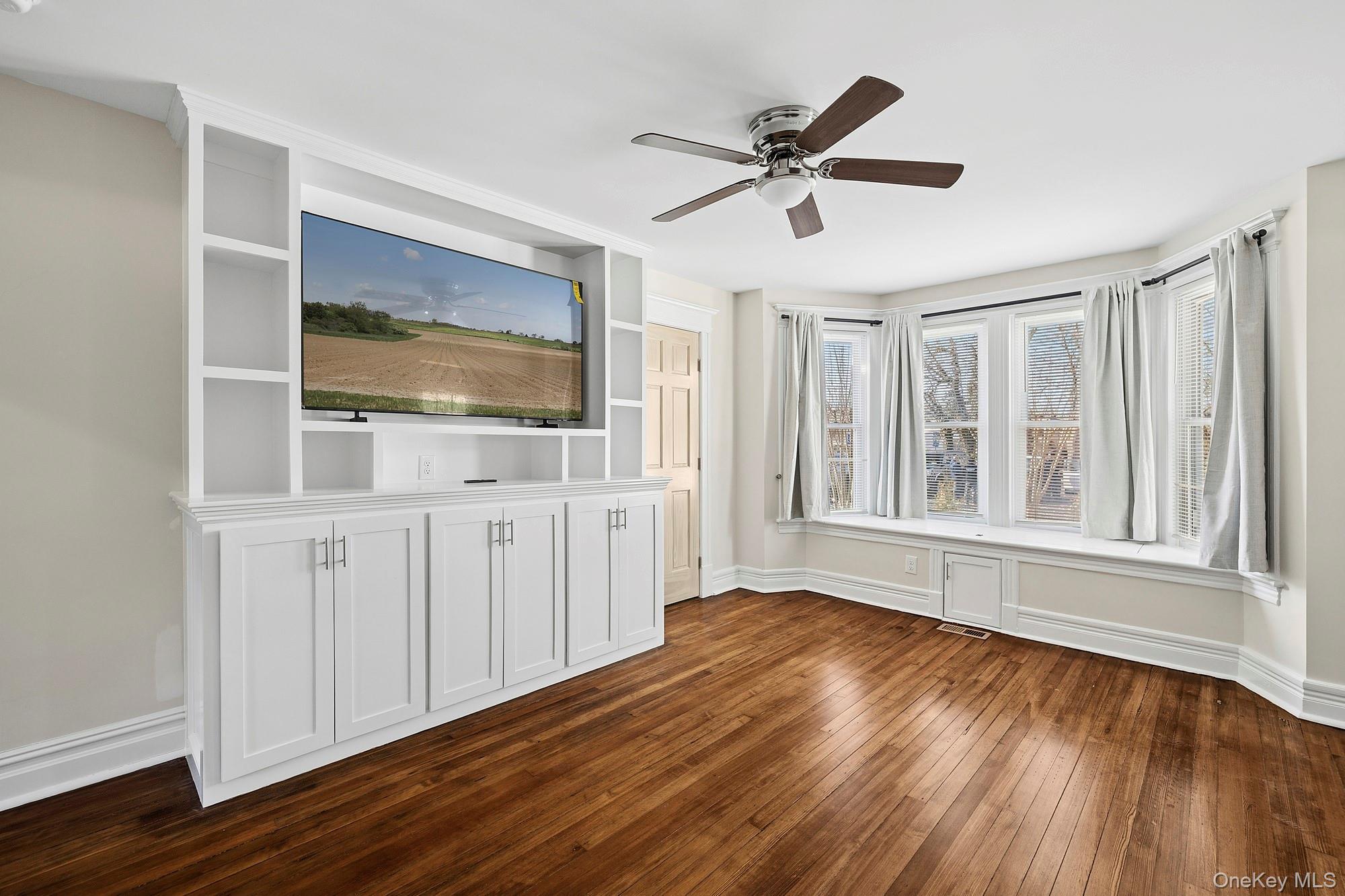 Single Family Main Road Suffolk County, NY 11901, MLS-976873-9