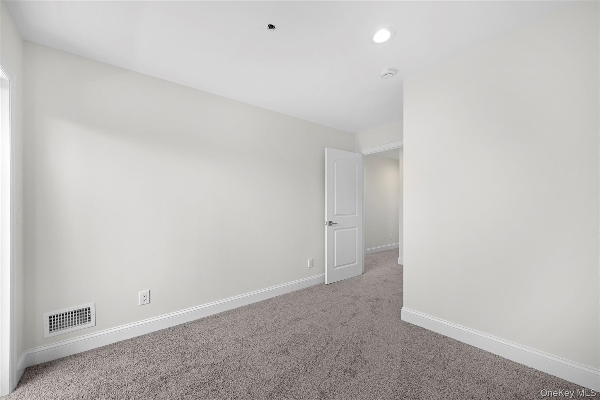 Condo Maya  Suffolk County, NY 11722, MLS-976901-21