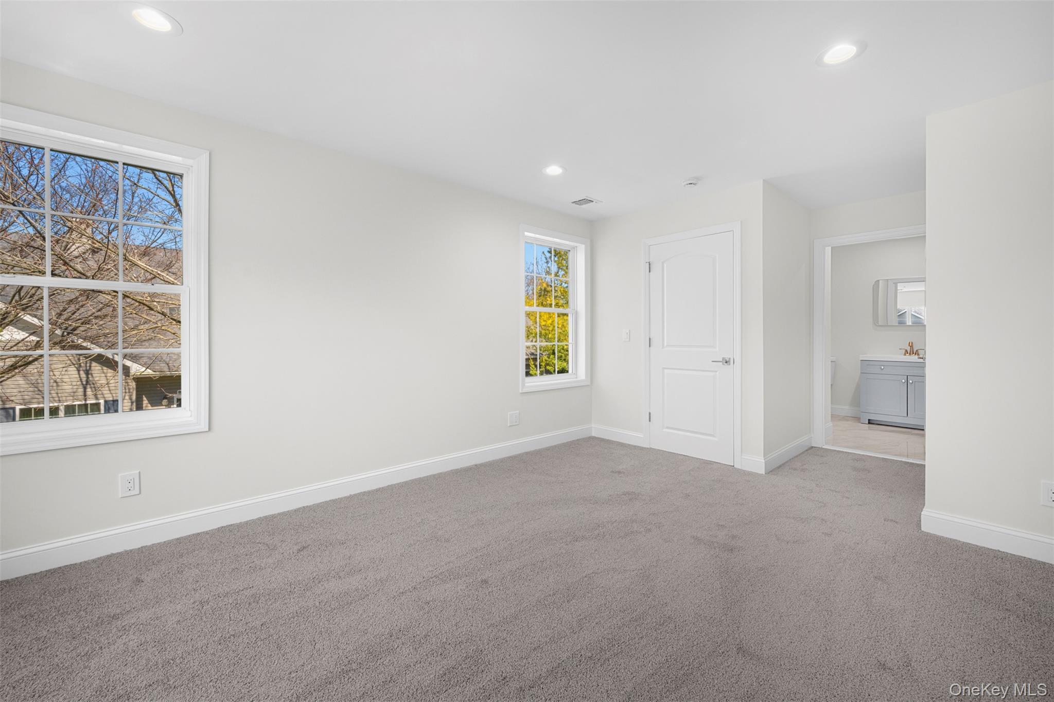 Condo Maya  Suffolk County, NY 11722, MLS-976901-29