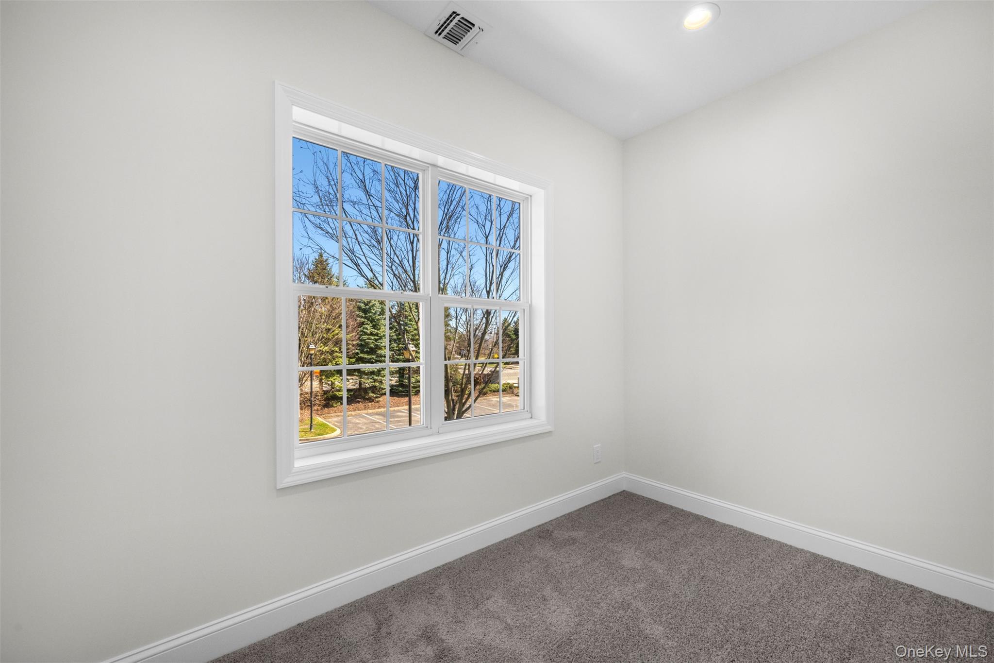 Condo Maya  Suffolk County, NY 11722, MLS-976901-33