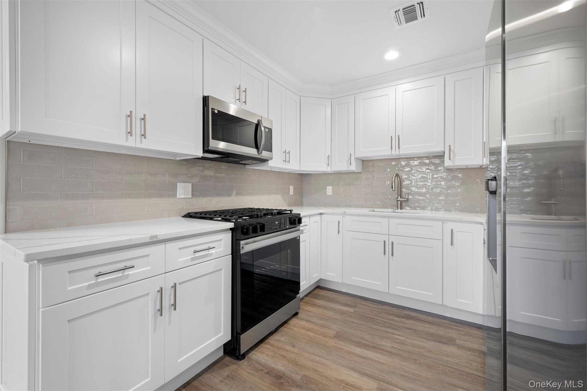 Condo Maya  Suffolk County, NY 11722, MLS-976901-6