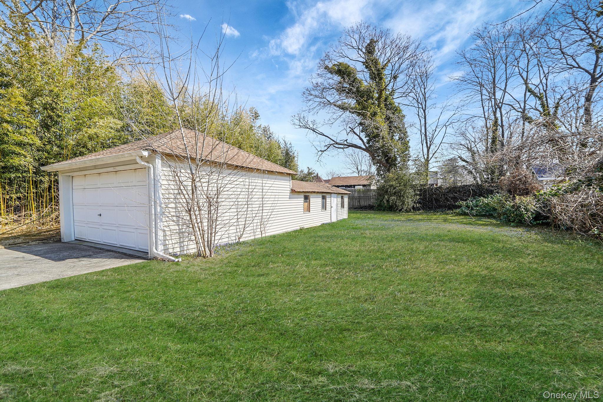 Single Family Bay  Suffolk County, NY 11772, MLS-976923-2