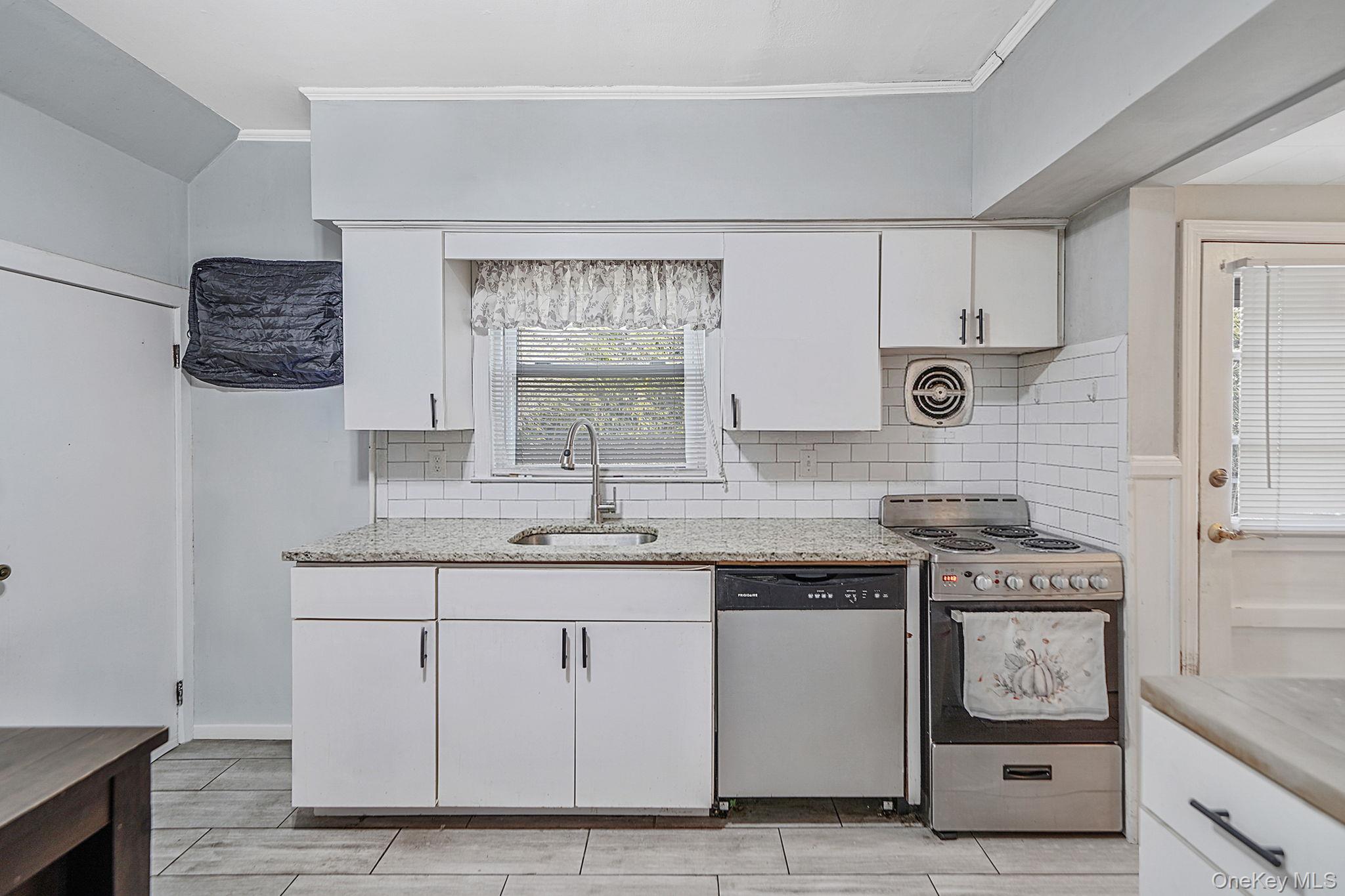 Single Family Bay  Suffolk County, NY 11772, MLS-976923-5