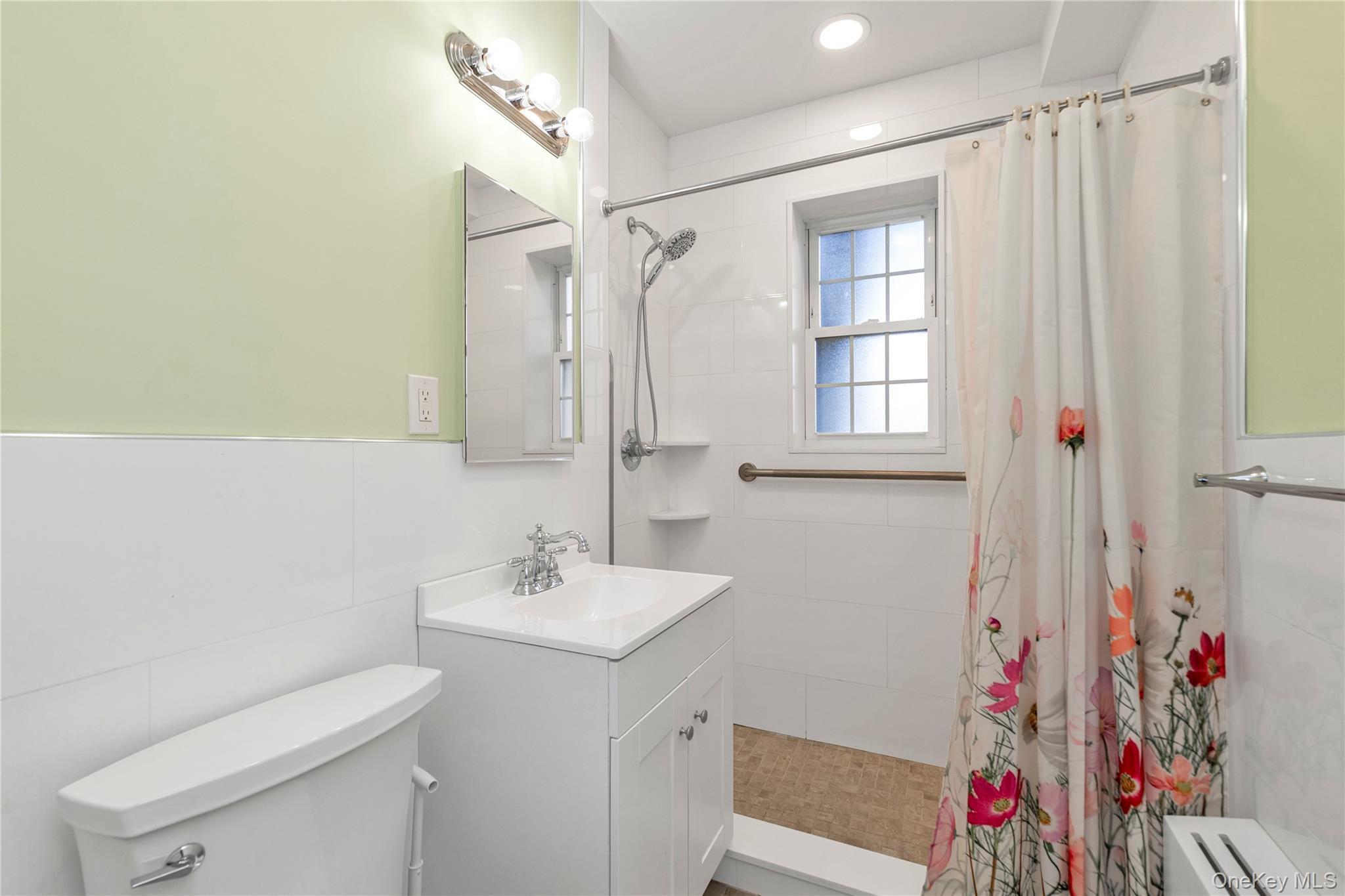 Coop Floral  Nassau County, NY 11001, MLS-976937-13