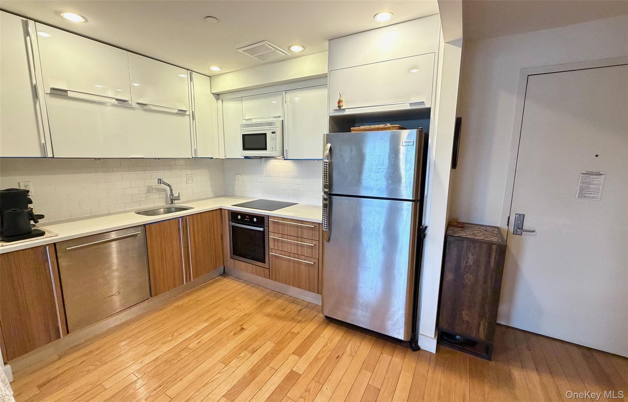 Condo 31st  Queens, NY 11106, MLS-976940-6