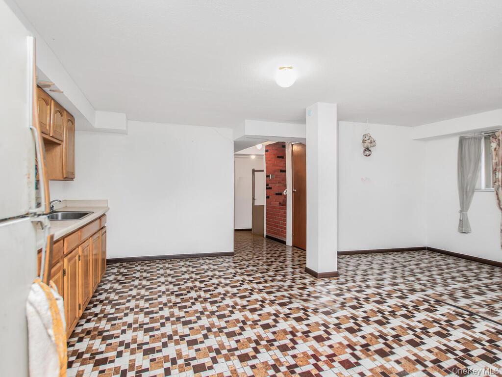 Single Family Boston  Bronx, NY 10460, MLS-976942-18