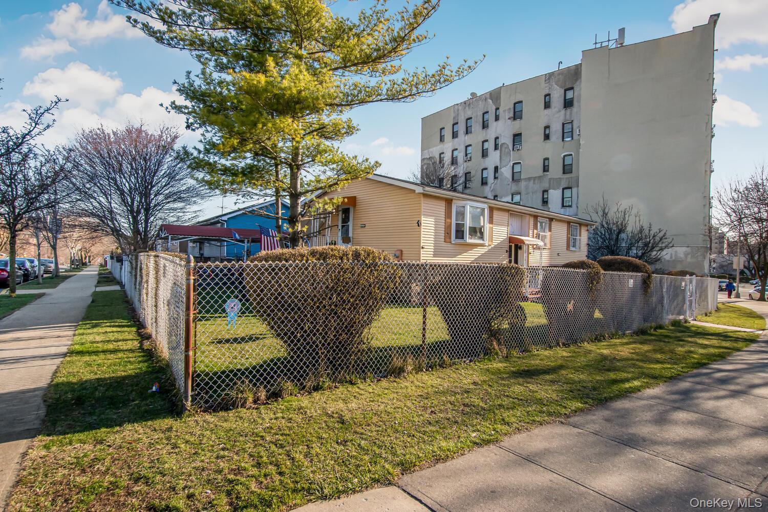 Single Family Boston  Bronx, NY 10460, MLS-976942-32