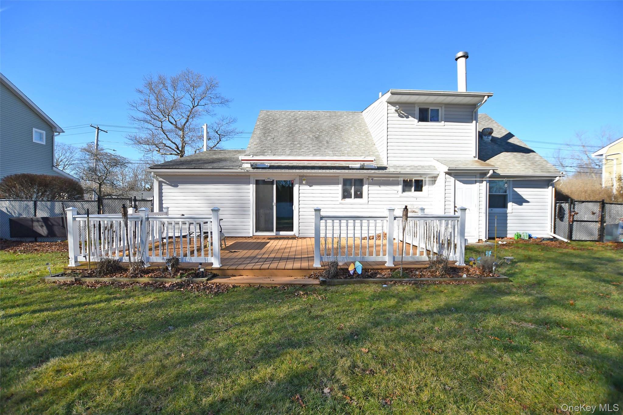 Single Family Randall  Suffolk County, NY 11961, MLS-976951-31