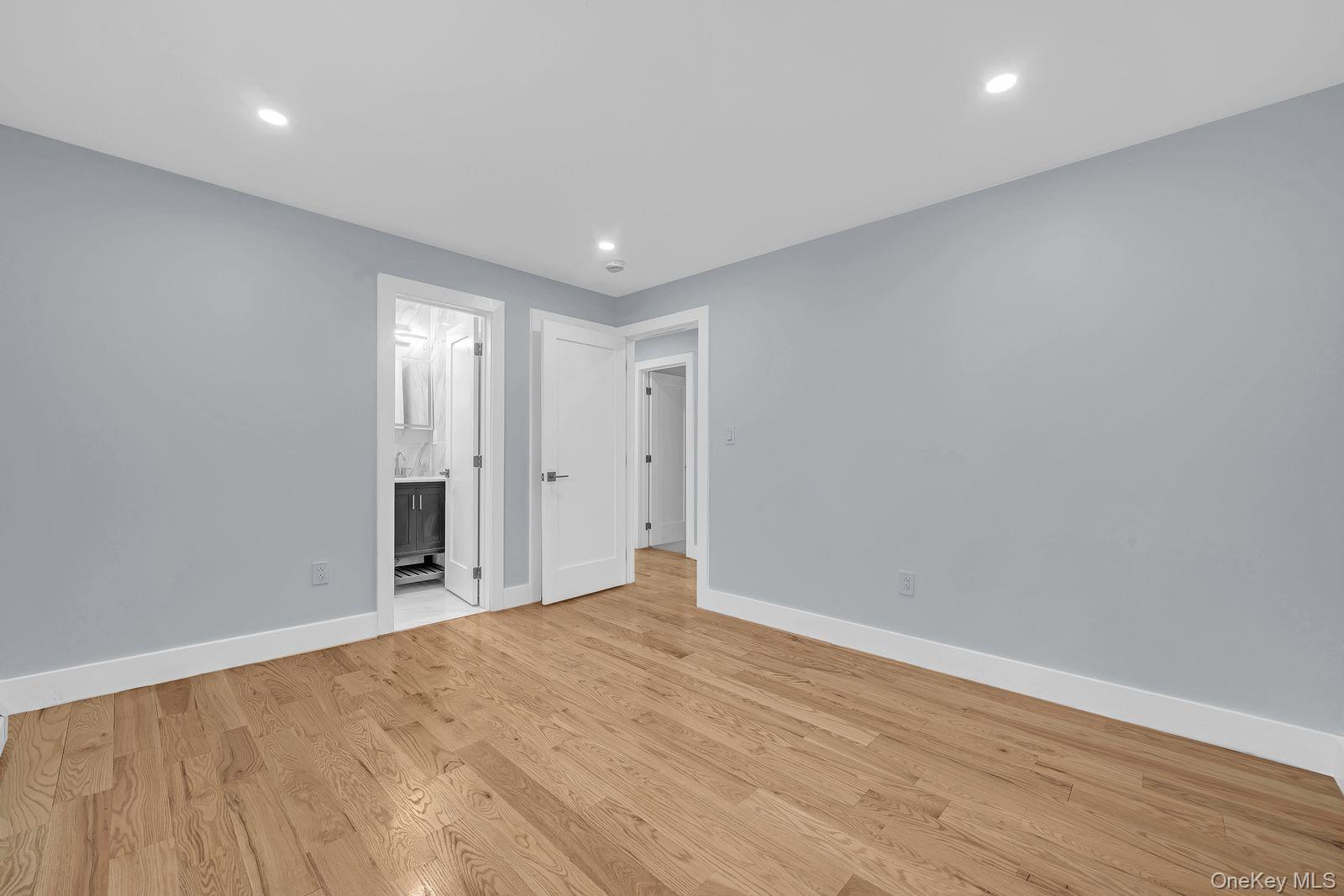 Single Family Hammersley Bronx, NY 10469, MLS-976952-9