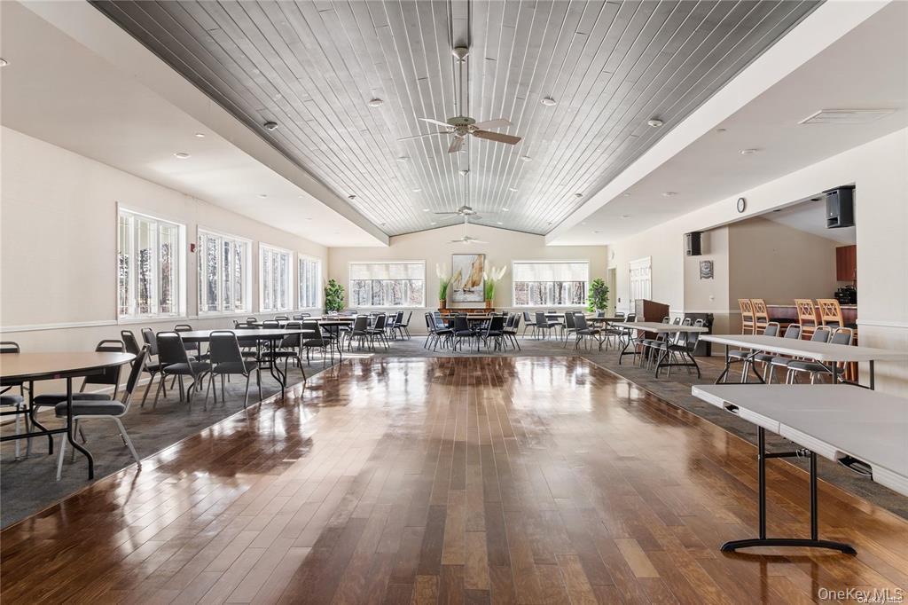 Single Family Middle  Suffolk County, NY 11933, MLS-976964-2