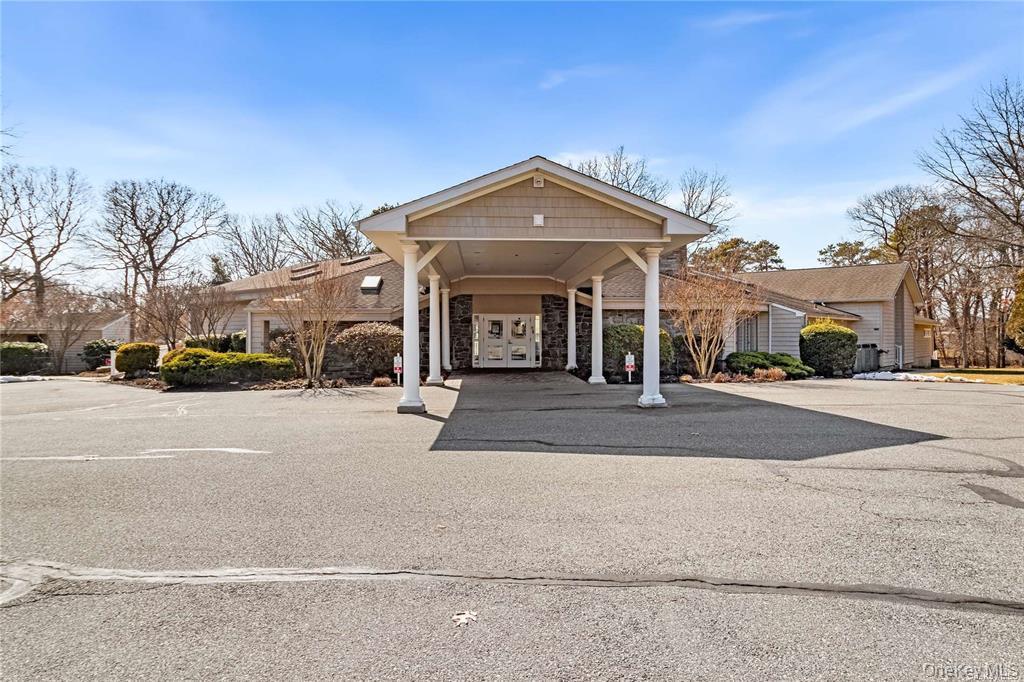 Single Family Middle  Suffolk County, NY 11933, MLS-976964-4