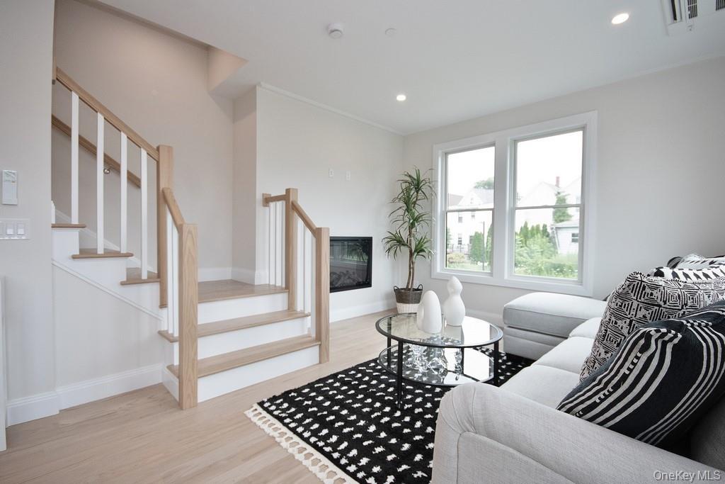 Condo Andrews  Westchester County, NY 10591, MLS-976991-2