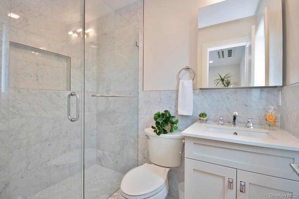 Condo Andrews  Westchester County, NY 10591, MLS-977002-18