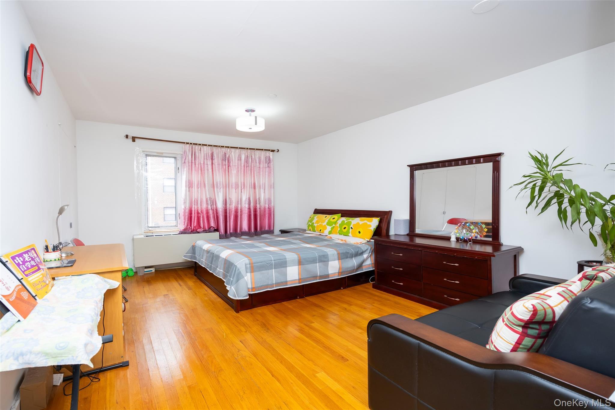 Condo 163rd  Queens, NY 11365, MLS-977007-11