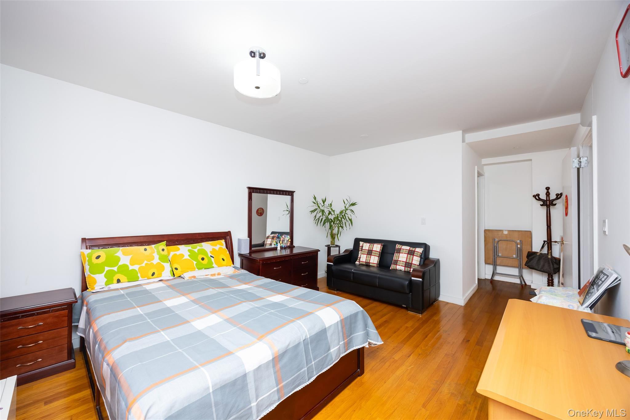 Condo 163rd  Queens, NY 11365, MLS-977007-12