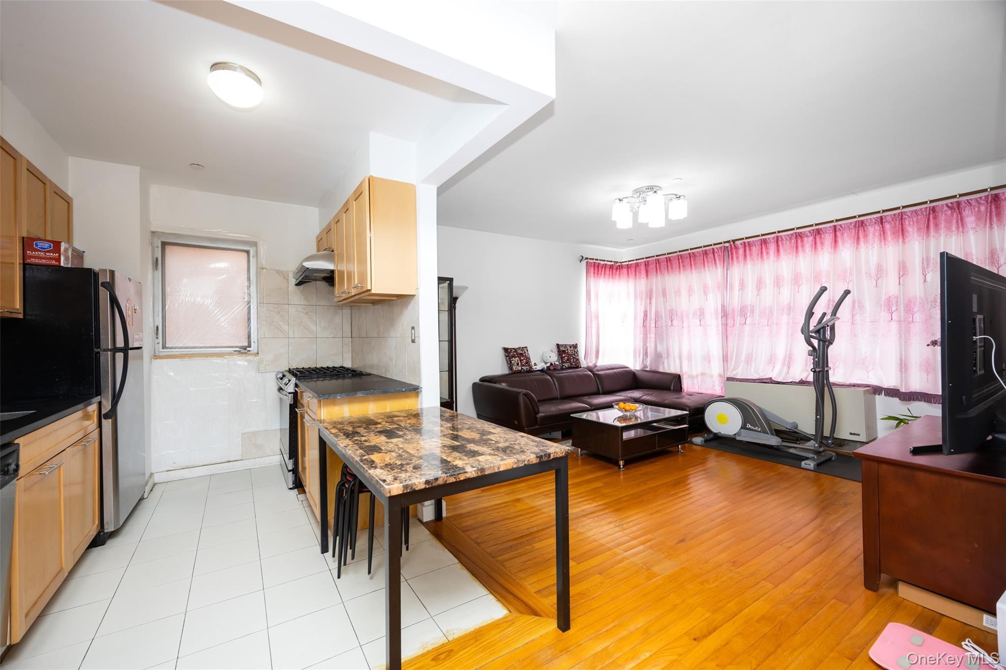 Condo 163rd  Queens, NY 11365, MLS-977007-6