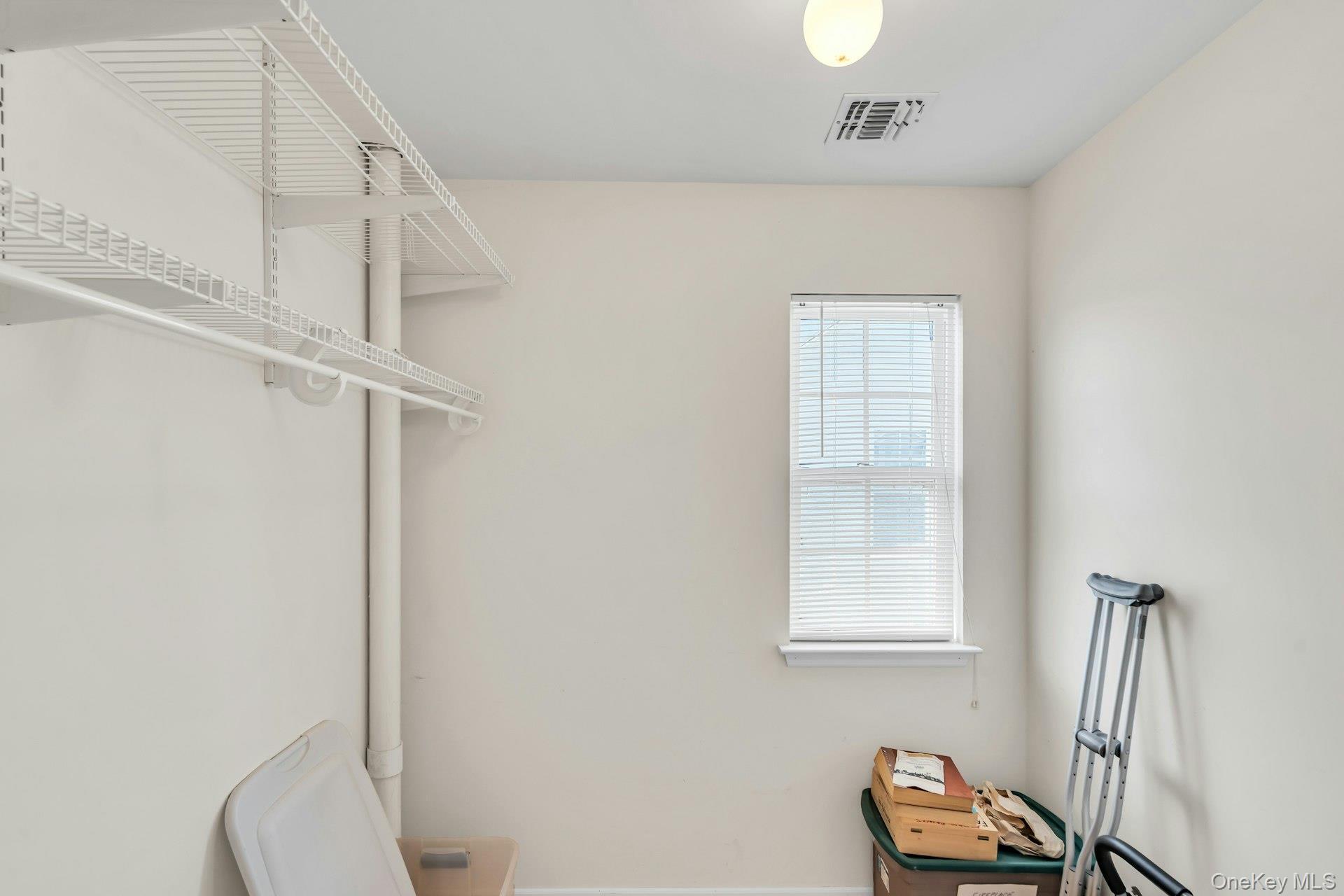 Condo Willam  Suffolk County, NY 11766, MLS-977033-25