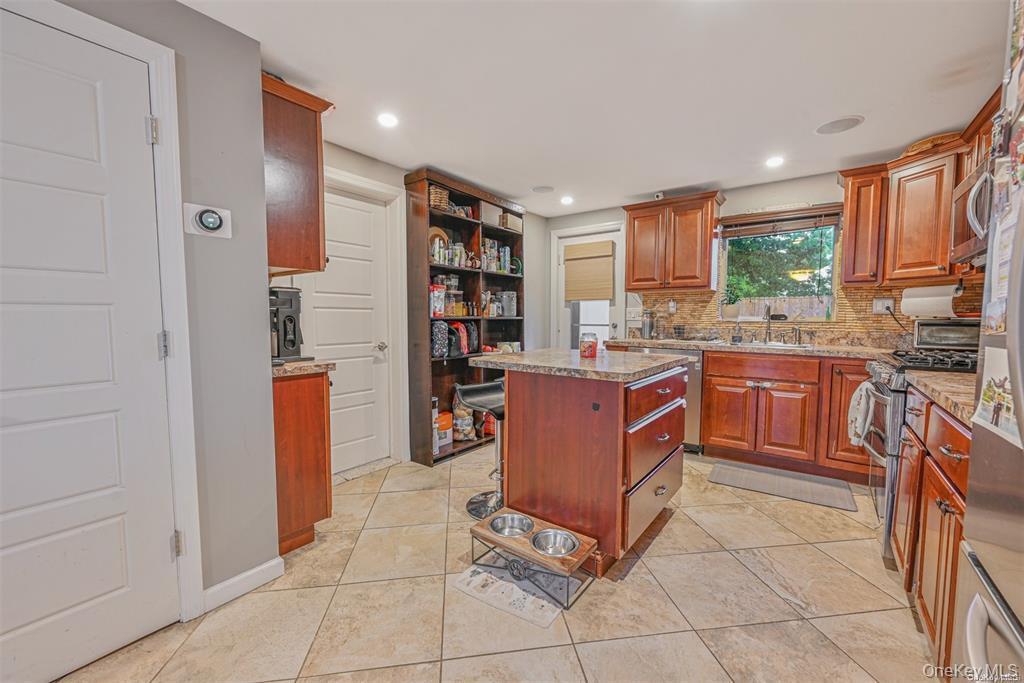 Single Family Jervis Suffolk County, NY 11726, MLS-977068-8