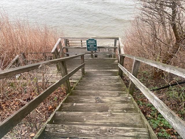 Single Family Glen  Suffolk County, NY 11789, MLS-977090-28