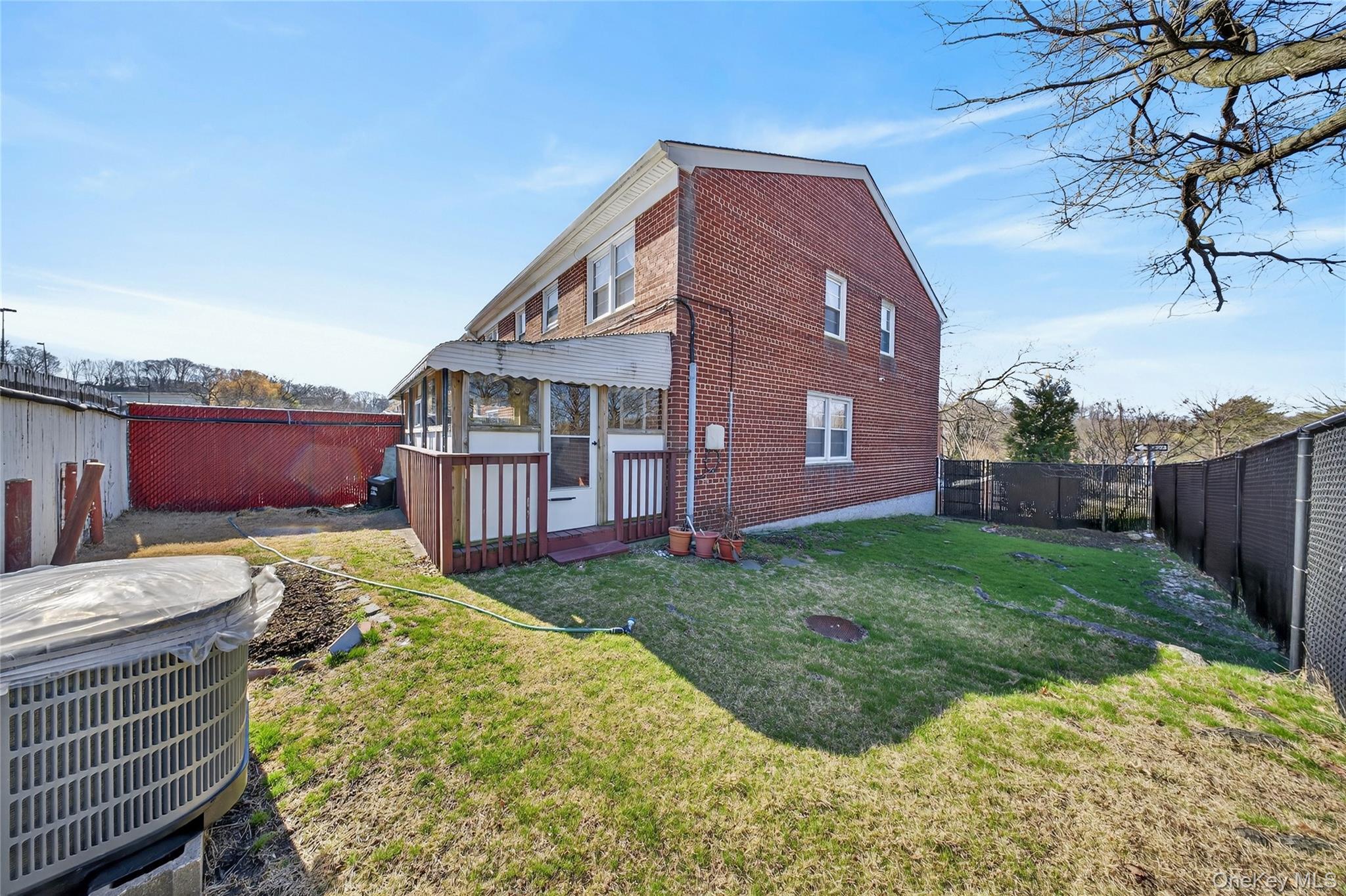 Condo Douglaston  Queens, NY 11362, MLS-977128-28