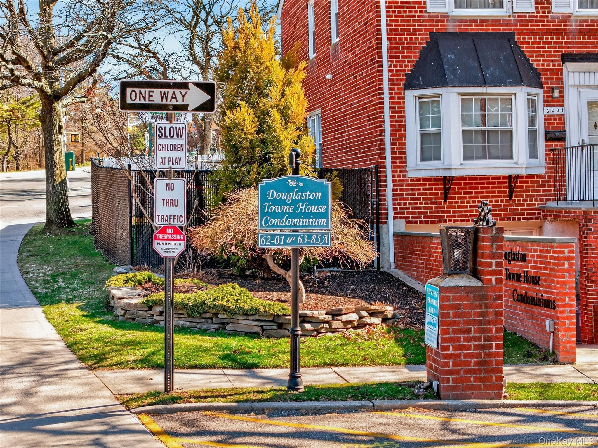 Condo Douglaston  Queens, NY 11362, MLS-977128-4