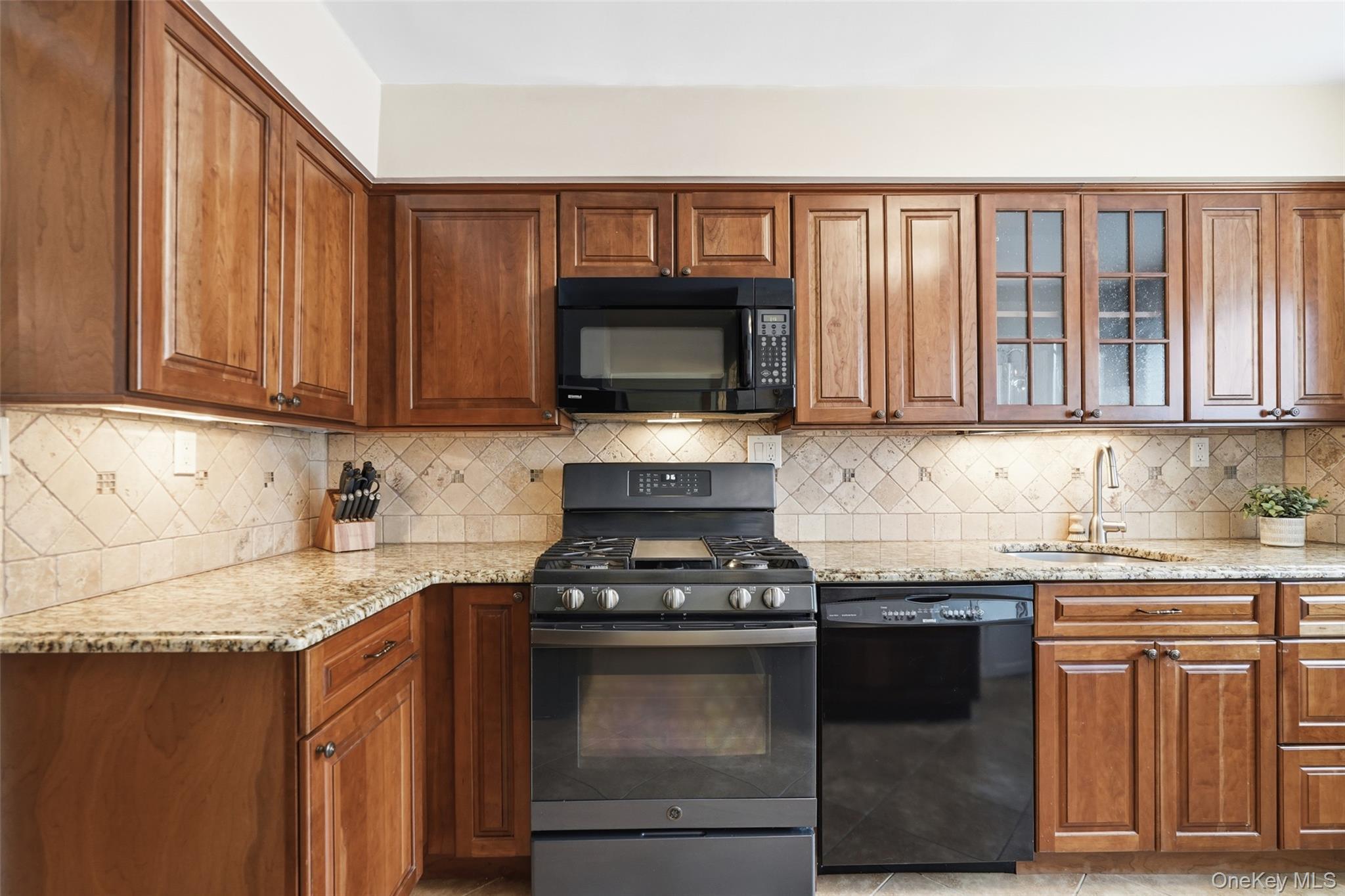 Condo Tudor  Westchester County, NY 10598, MLS-977136-3