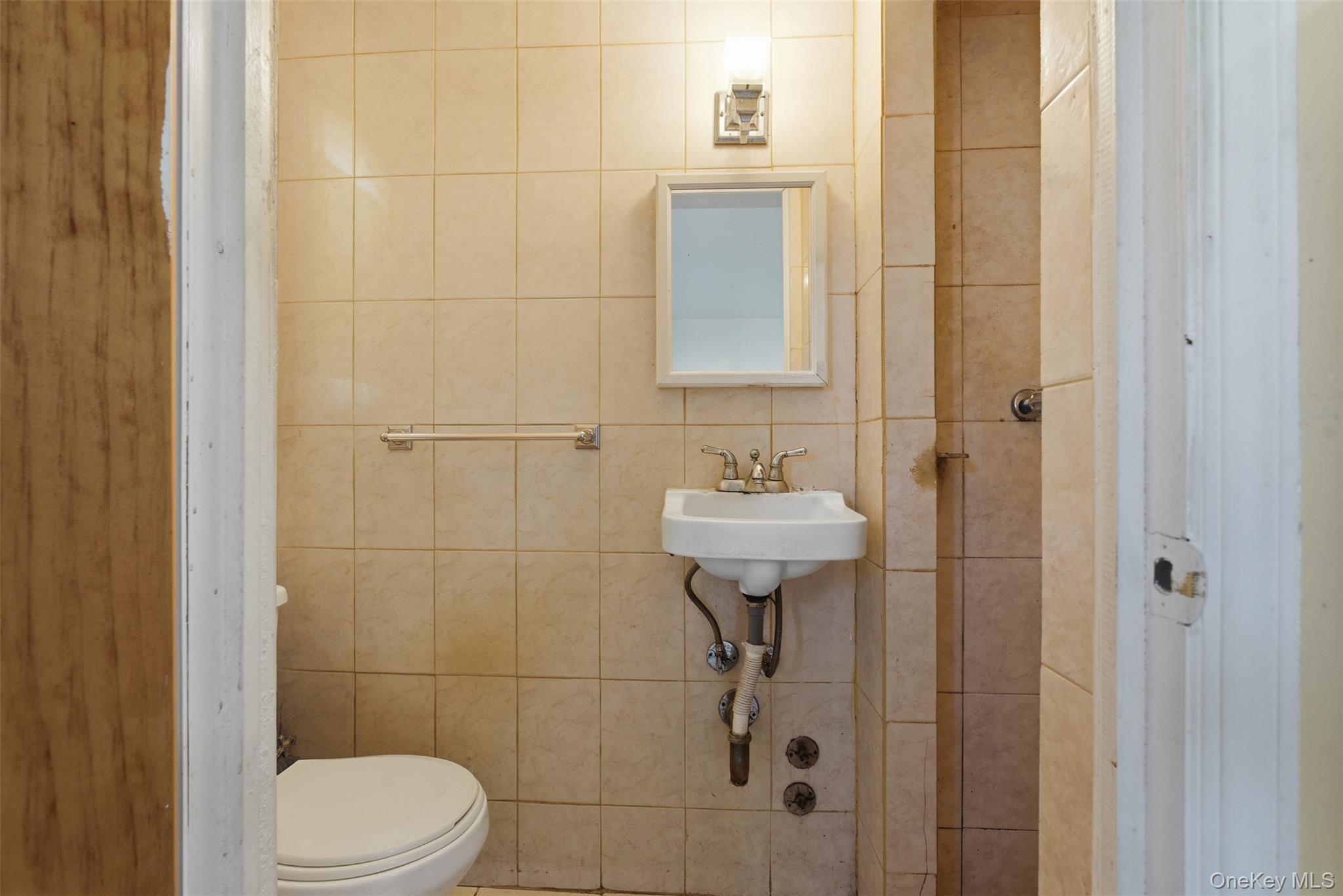 Single Family Wallace  Bronx, NY 10467, MLS-977137-33