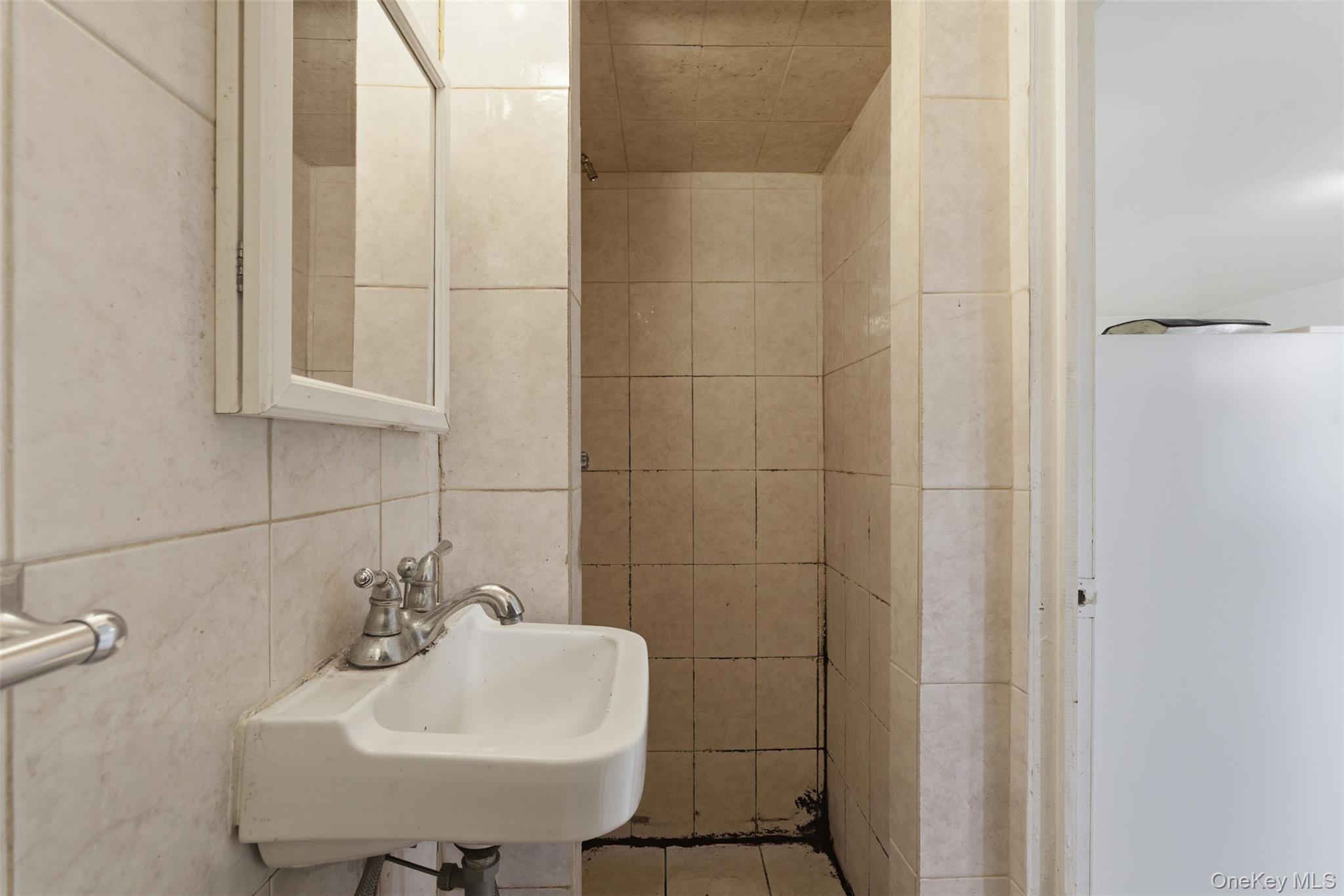 Single Family Wallace  Bronx, NY 10467, MLS-977137-34