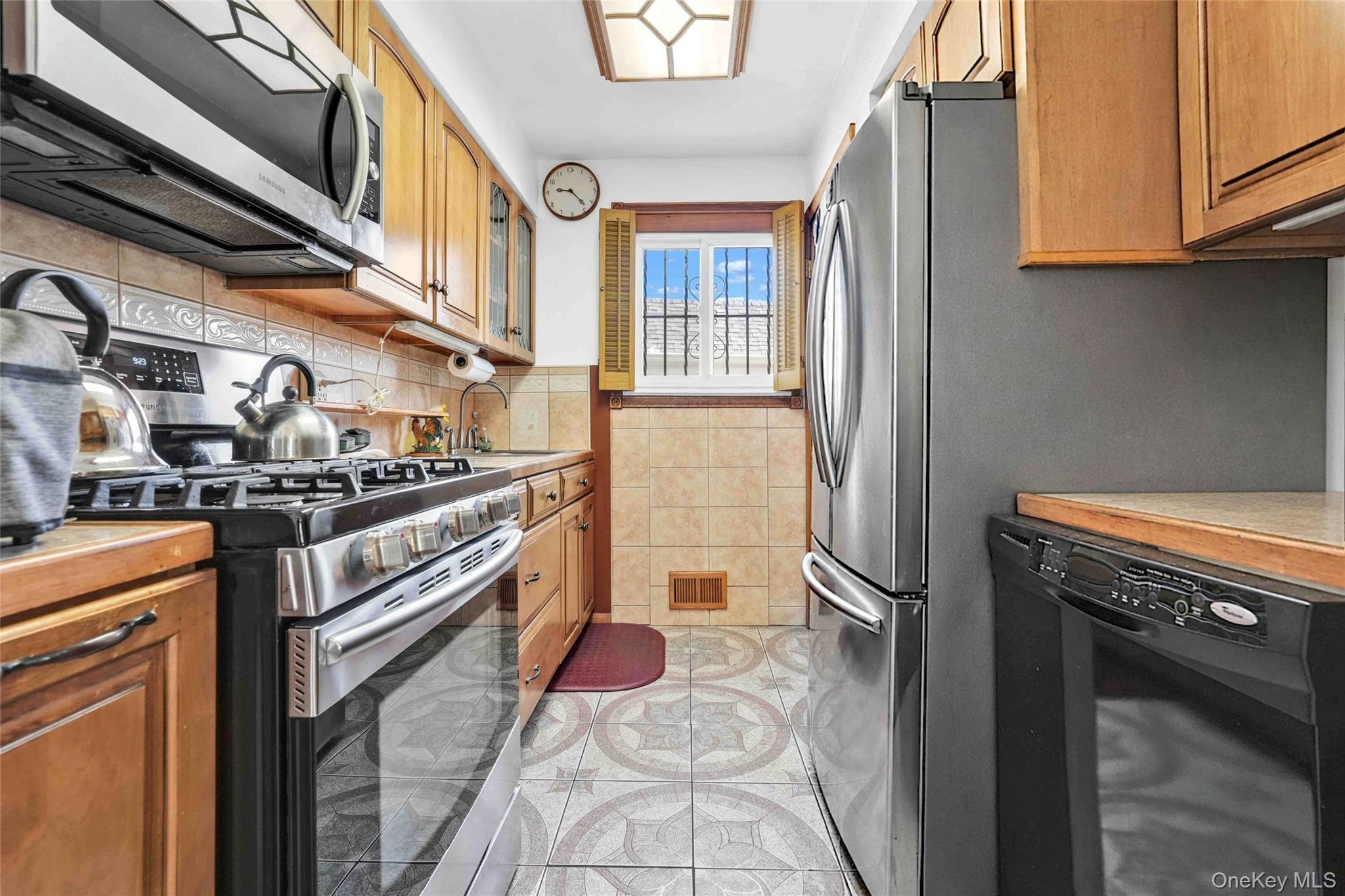 Single Family 144th Queens, NY 11436, MLS-977163-8