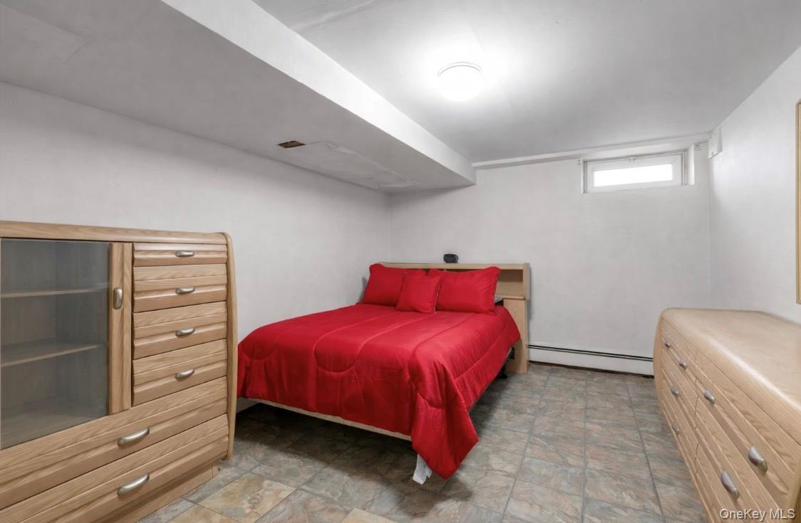 Single Family Silverpine  Suffolk County, NY 11701, MLS-977178-10