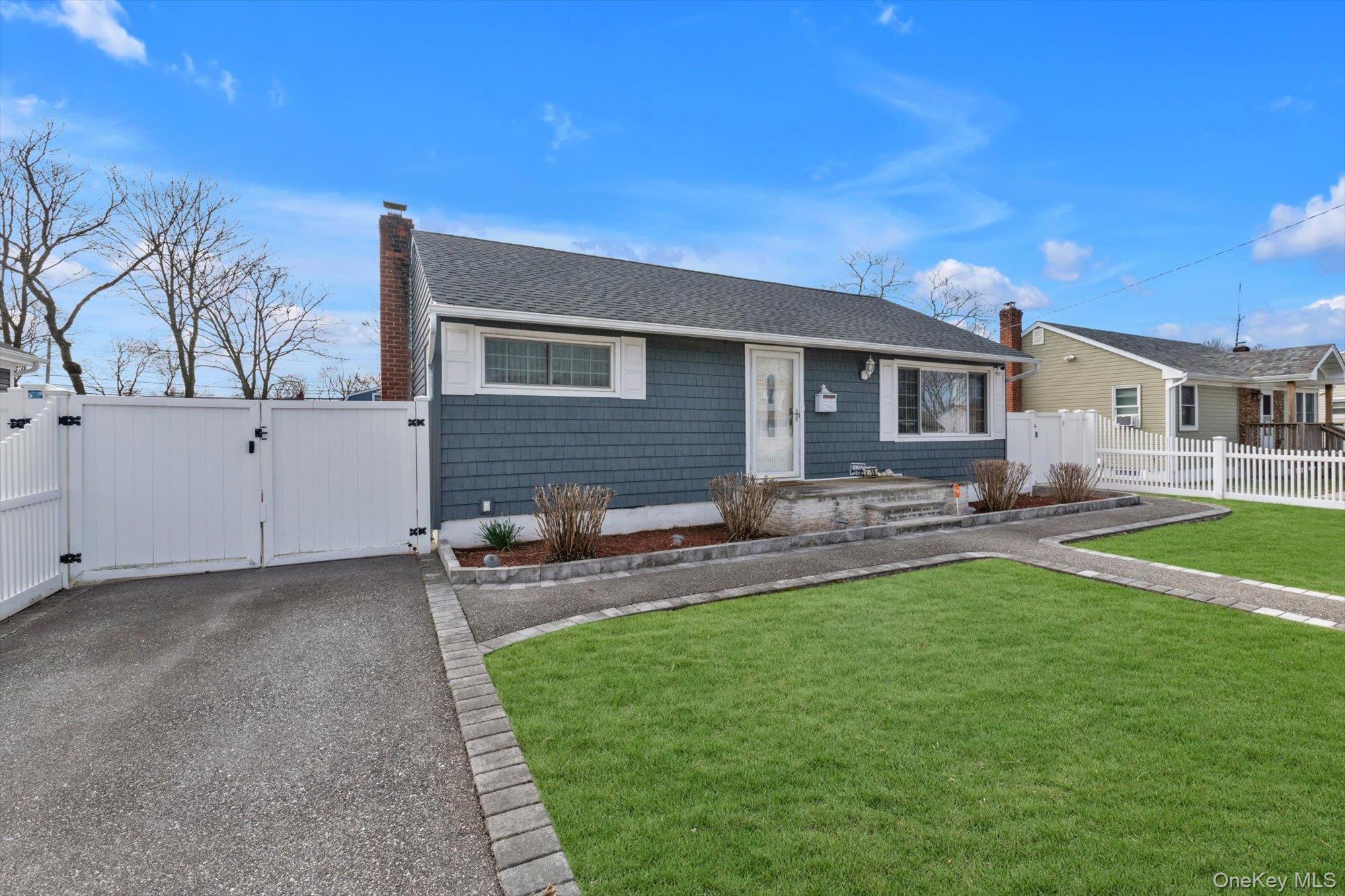 Single Family Silverpine  Suffolk County, NY 11701, MLS-977178-2