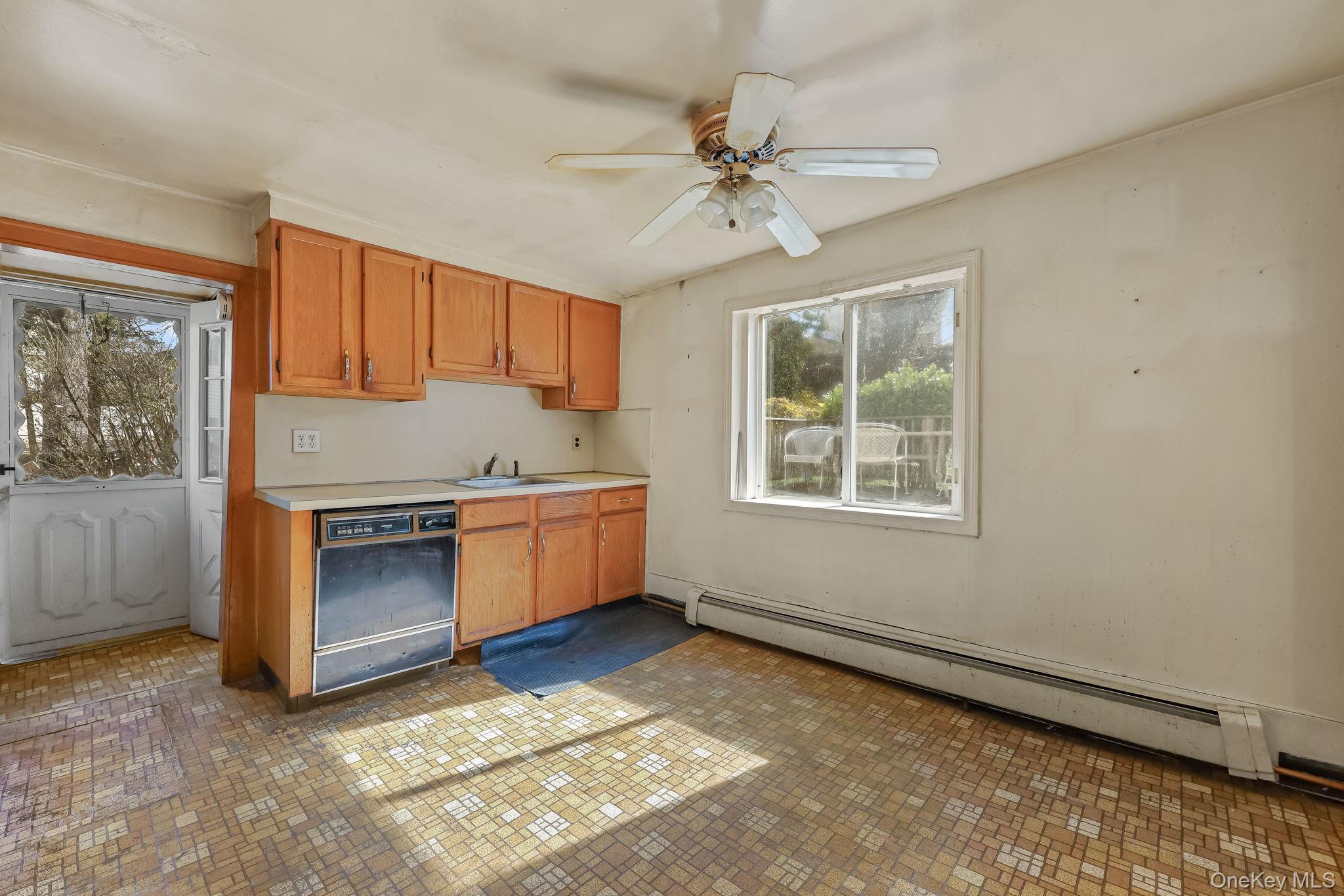 Single Family Henry  Out Of Area, NY 06830, MLS-977182-12