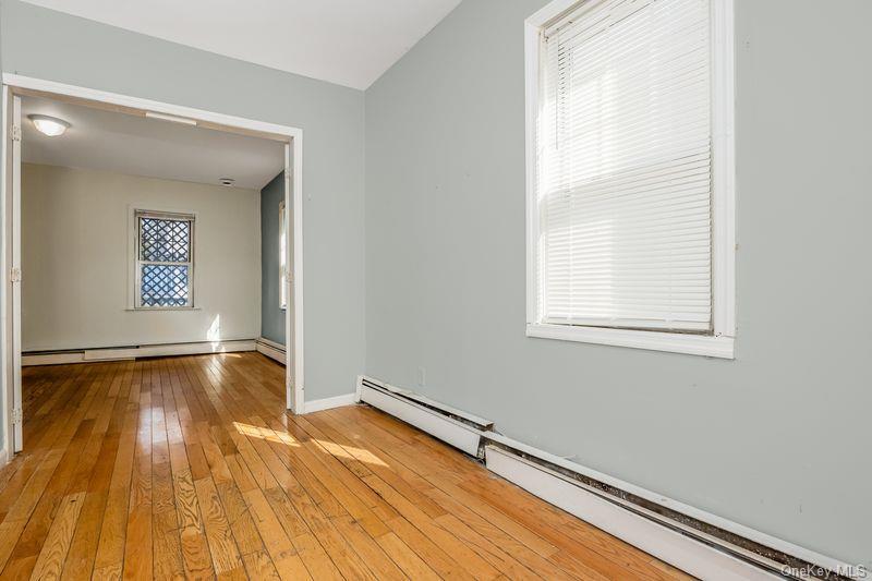 Single Family Mackey Avenue  Nassau County, NY 11050, MLS-977186-10