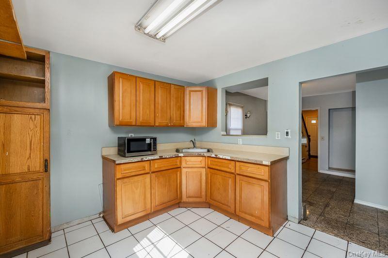 Single Family Mackey Avenue  Nassau County, NY 11050, MLS-977186-12