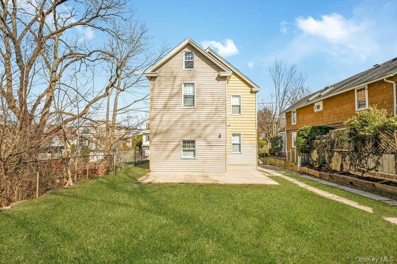 Single Family Mackey Avenue  Nassau County, NY 11050, MLS-977186-30