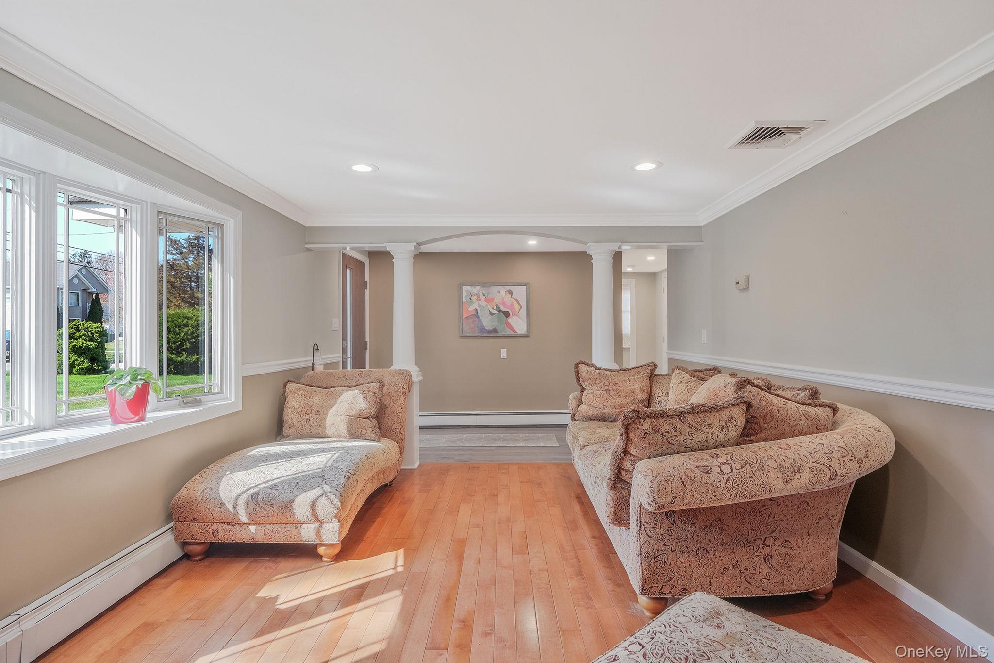 Single Family Hallock Avenue  Suffolk County, NY 11787, MLS-977202-10